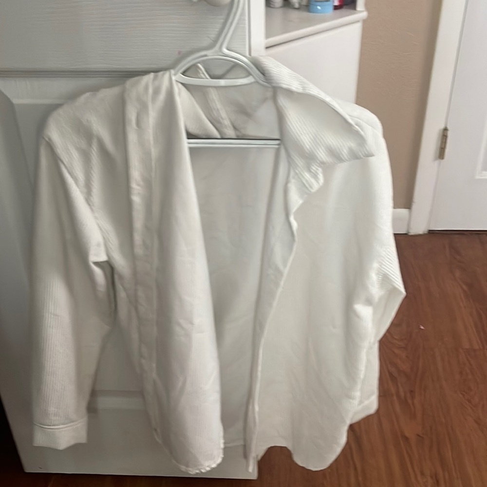 white pull over